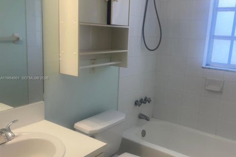 Купить кондоминиум в Майами, Флорида 2 спальни, 105.91м2, № 2045912 - фото 8