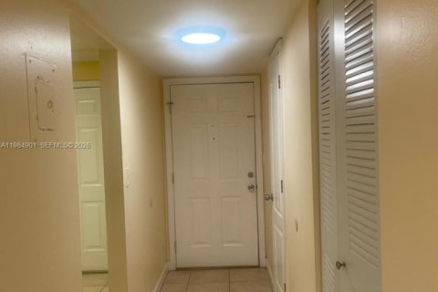 Купить кондоминиум в Майами, Флорида 2 спальни, 105.91м2, № 2045912 - фото 14