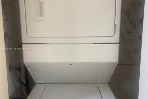 Купить кондоминиум в Майами, Флорида 2 спальни, 105.91м2, № 2045912 - фото 13