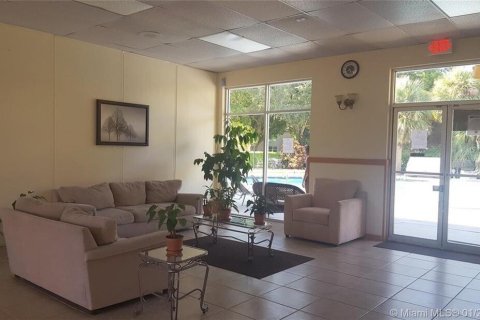 Condominio en alquiler en Deerfield Beach, Florida, 2 dormitorios, 88.26 m2 № 1230188 - foto 1