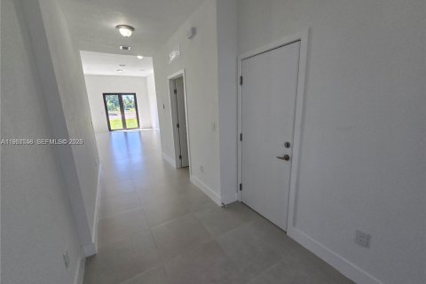 Купить виллу или дом в Хомстед, Флорида 4 спальни, № 2018029 - фото 27