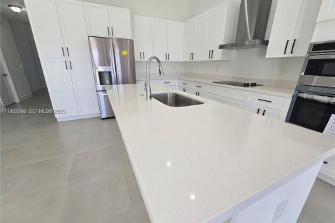 Купить виллу или дом в Хомстед, Флорида 4 спальни, № 2018029 - фото 5