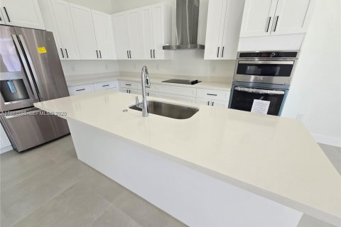 Купить виллу или дом в Хомстед, Флорида 4 спальни, № 2018029 - фото 8