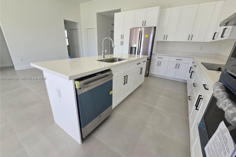 Купить виллу или дом в Хомстед, Флорида 4 спальни, № 2018029 - фото 4