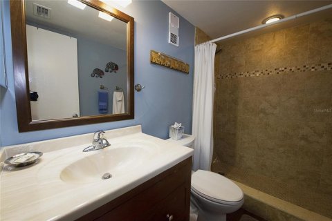 Condo in New Smyrna Beach, Florida, 2 bedrooms  № 2108444 - photo 3