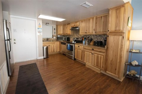 Condo in New Smyrna Beach, Florida, 2 bedrooms  № 2108444 - photo 7