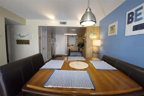 Condo in New Smyrna Beach, Florida, 2 bedrooms  № 2108444 - photo 8