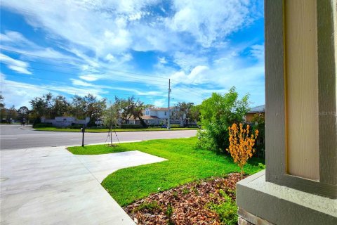 Casa en venta en Saint Petersburg, Florida, 4 dormitorios, 202.9 m2 № 1436722 - foto 6