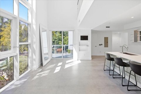 Touwnhouse à vendre à Miami, Floride: 3 chambres, 207.73 m2 № 2397466 - photo 23