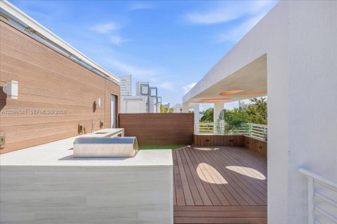 Touwnhouse à vendre à Miami, Floride: 3 chambres, 207.73 m2 № 2397466 - photo 14