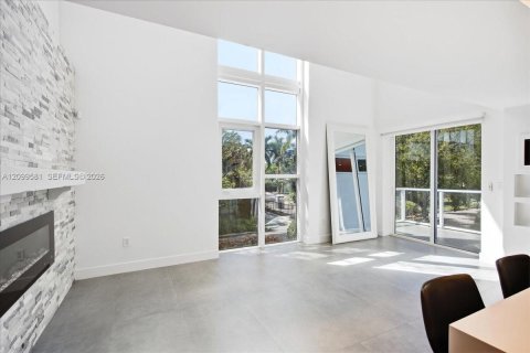 Touwnhouse à vendre à Miami, Floride: 3 chambres, 207.73 m2 № 2397466 - photo 26