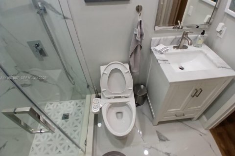 Купить виллу или дом в Саут-Майами, Флорида 4 спальни, 190.26м2, № 2048999 - фото 15