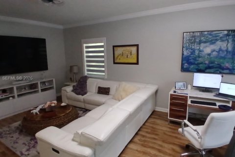 Купить виллу или дом в Саут-Майами, Флорида 4 спальни, 190.26м2, № 2048999 - фото 27