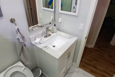 Купить виллу или дом в Саут-Майами, Флорида 4 спальни, 190.26м2, № 2048999 - фото 18