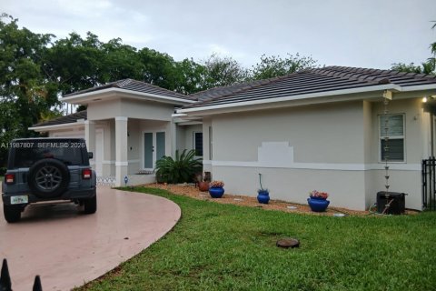 Дом в Саут-Майами, Флорида 4 спальни, 190.26м2 № 2048999