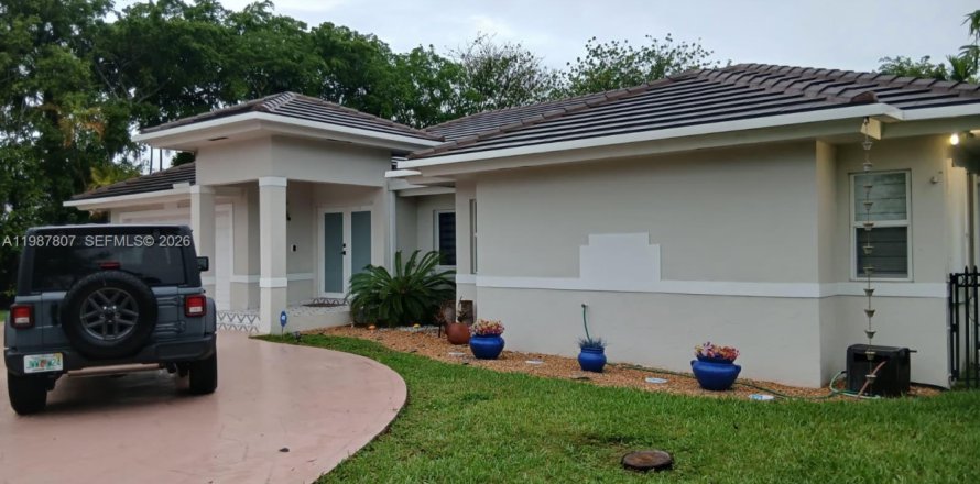 Дом в Саут-Майами, Флорида 4 спальни, 190.26м2 № 2048999