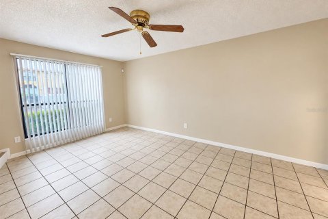 Touwnhouse à louer à Winter Springs, Floride: 2 chambres, 107.4 m2 № 2409973 - photo 4