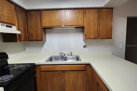 Touwnhouse à louer à Winter Springs, Floride: 2 chambres, 107.4 m2 № 2409973 - photo 12