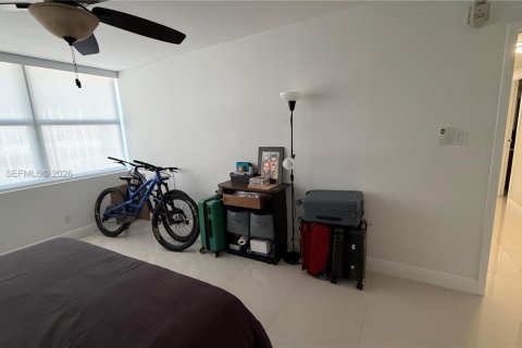 Copropriété à louer à North Miami Beach, Floride: 2 chambres, 112.69 m2 № 1998163 - photo 25