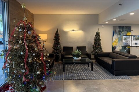 Copropriété à louer à North Miami Beach, Floride: 2 chambres, 112.69 m2 № 1998163 - photo 2