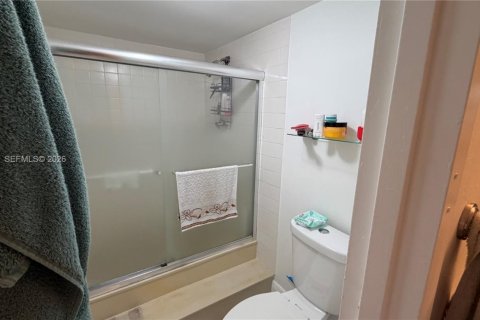 Copropriété à louer à North Miami Beach, Floride: 2 chambres, 112.69 m2 № 1998163 - photo 28