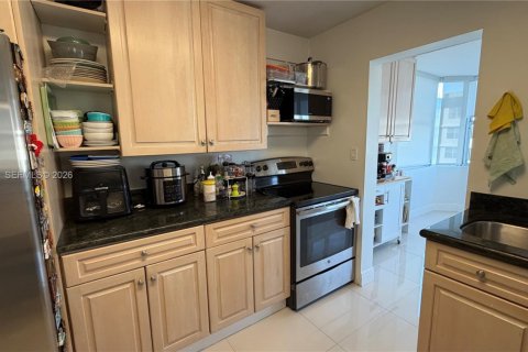 Copropriété à louer à North Miami Beach, Floride: 2 chambres, 112.69 m2 № 1998163 - photo 16