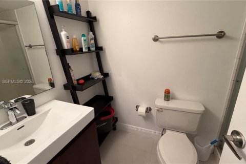 Copropriété à louer à North Miami Beach, Floride: 2 chambres, 112.69 m2 № 1998163 - photo 19