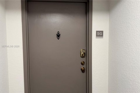 Copropriété à louer à North Miami Beach, Floride: 2 chambres, 112.69 m2 № 1998163 - photo 5