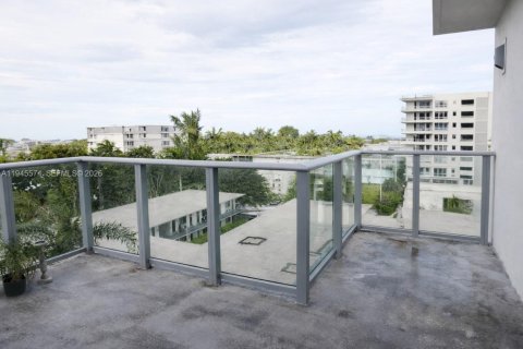 Купить кондоминиум в Бей-Харбор-Айлендс, Флорида 2 спальни, 123.1м2, № 2002007 - фото 12