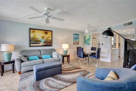 Condo in Sunrise, Florida, 2 bedrooms  № 1865261 - photo 9