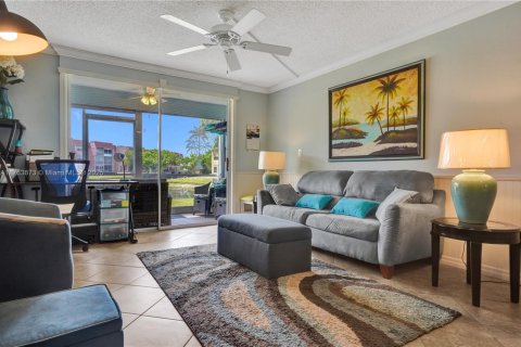 Condo in Sunrise, Florida, 2 bedrooms  № 1865261 - photo 3