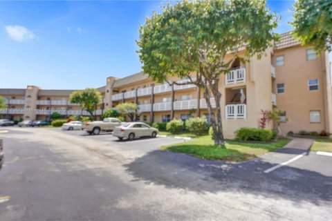 Condo in Sunrise, Florida, 2 bedrooms  № 1865261 - photo 29