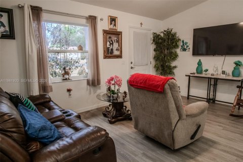 Купить виллу или дом в Инвернесс, Флорида 3 спальни, № 2045161 - фото 9