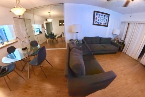 Condo in Boynton Beach, Florida, 2 bedrooms № 2169859 - photo 4