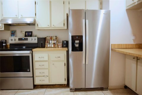 Condo in Boynton Beach, Florida, 2 bedrooms № 2169859 - photo 8