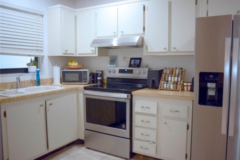 Condo in Boynton Beach, Florida, 2 bedrooms № 2169859 - photo 9