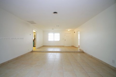 Casa en venta en Hollywood, Florida, 4 dormitorios, 185.06 m2 № 2044647 - foto 7