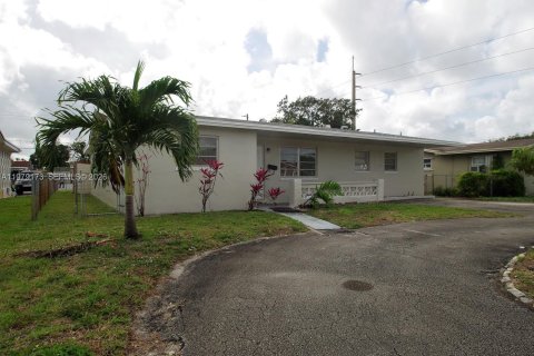 Casa en venta en Hollywood, Florida, 4 dormitorios, 185.06 m2 № 2044647 - foto 28