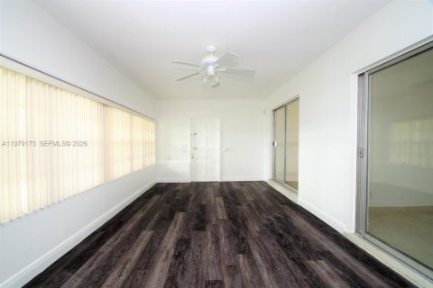 Casa en venta en Hollywood, Florida, 4 dormitorios, 185.06 m2 № 2044647 - foto 9