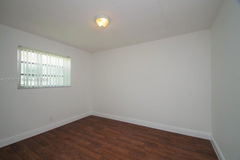 Casa en venta en Hollywood, Florida, 4 dormitorios, 185.06 m2 № 2044647 - foto 18