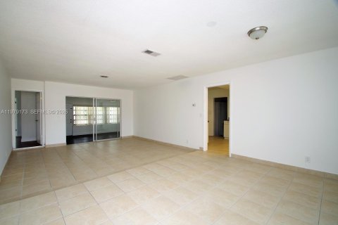 Casa en venta en Hollywood, Florida, 4 dormitorios, 185.06 m2 № 2044647 - foto 4