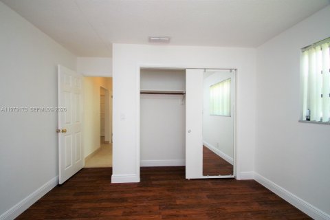 Casa en venta en Hollywood, Florida, 4 dormitorios, 185.06 m2 № 2044647 - foto 19