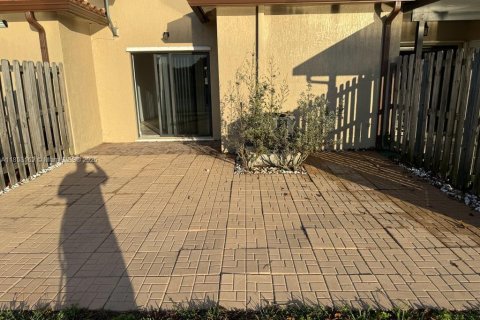 Townhouse in Homestead, Florida 3 bedrooms № 1877684 - photo 21