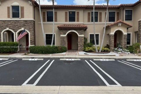 Townhouse in Homestead, Florida 3 bedrooms № 1877684 - photo 1