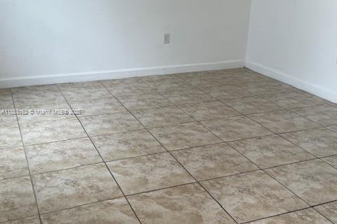 Townhouse in Homestead, Florida 3 bedrooms № 1877684 - photo 6