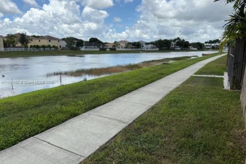 Townhouse in Homestead, Florida 3 bedrooms № 1877684 - photo 22