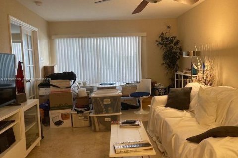 Кондоминиум с 1 спальней в Окленд-Парк, Флорида № 2019669