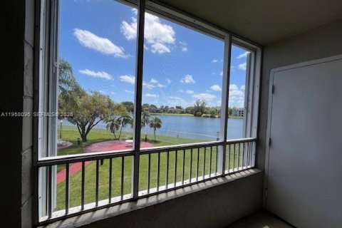 Снять в аренду кондоминиум в Окленд-Парк, Флорида 1 спальня, 74.69м2, № 2019669 - фото 16