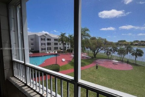Снять в аренду кондоминиум в Окленд-Парк, Флорида 1 спальня, 74.69м2, № 2019669 - фото 17