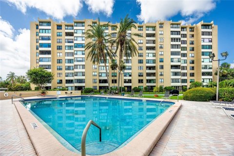 Condominio en venta en Clearwater, Florida, 2 dormitorios, 116.13 m2 № 1805147 - foto 2